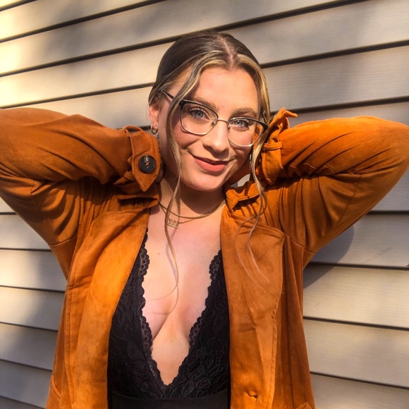 Meet your Posher, Mya - Picture 2 of 6